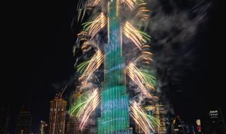 120秒看跨年烟火秀